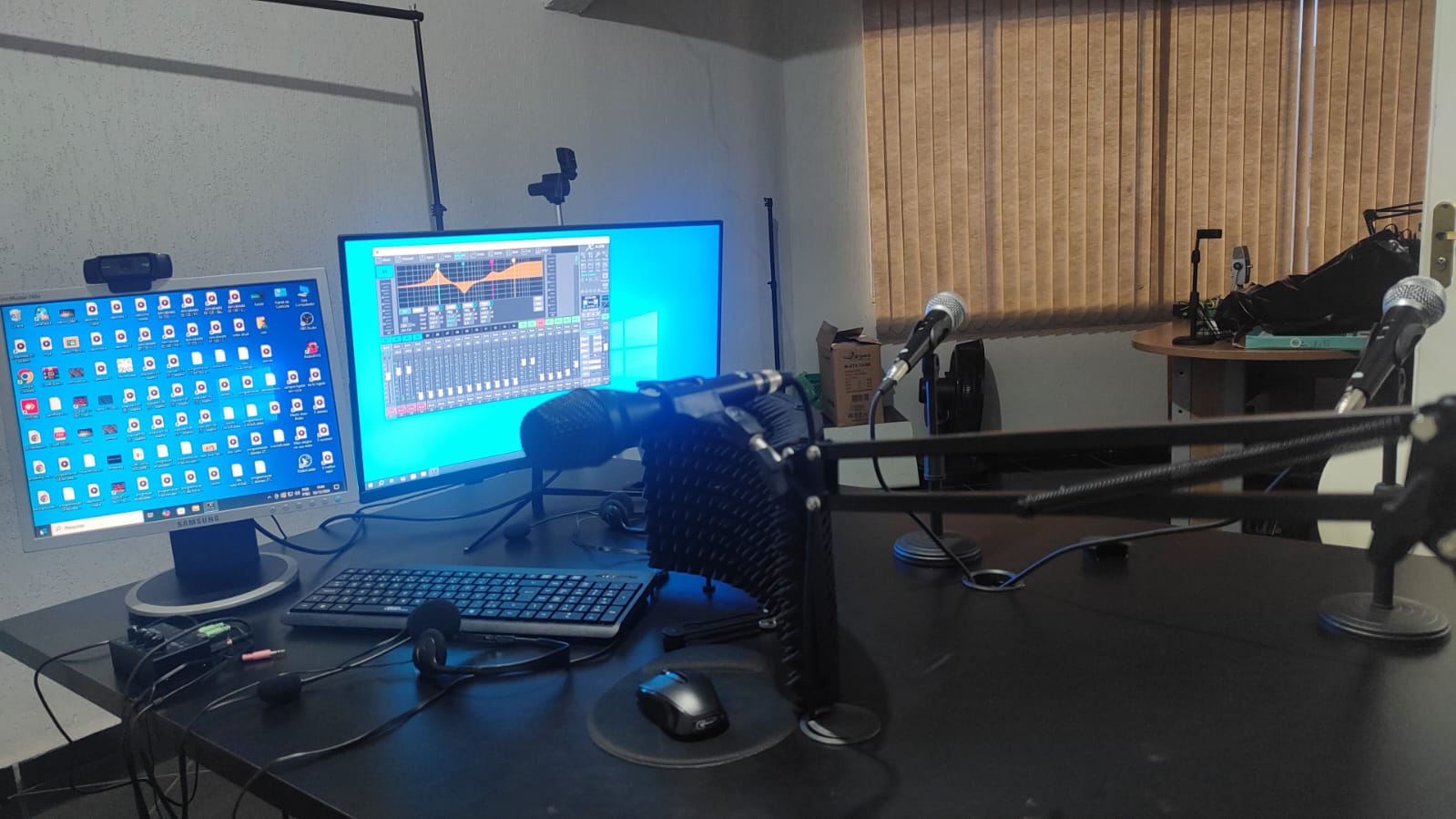 RÁDIO FOLHA FM COM NOVOS EQUIPAMENTOS